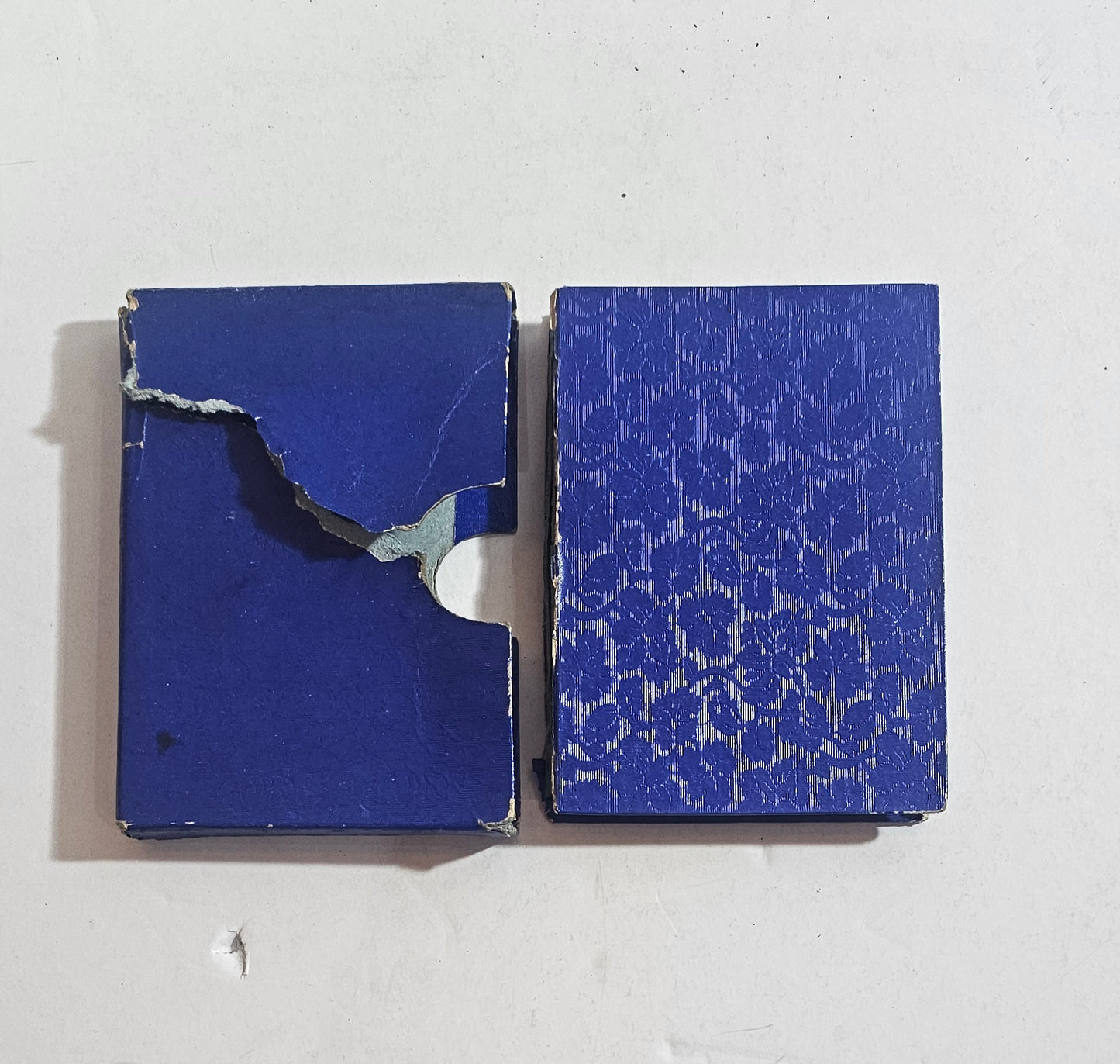 custodia originale danneggiata libro antico