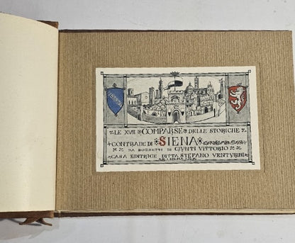 Le XVII comparse delle storiche Contrade di Siena