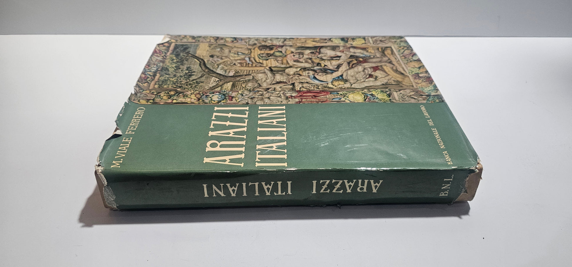 Dorso libro Arazzi italiani arte tessile