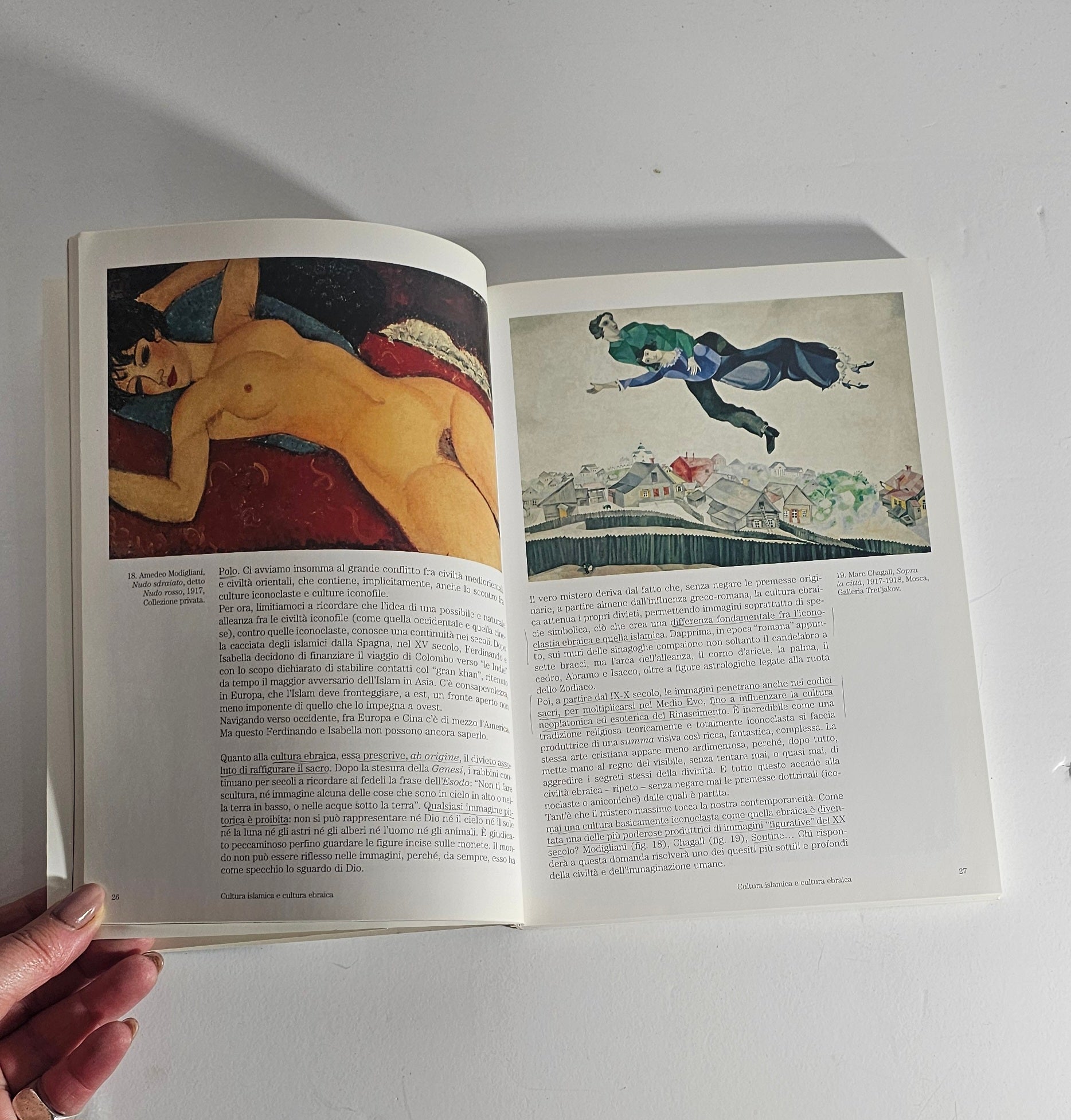 Interno libro arte Oriente Occidente immagini illustrate sottolineature matita
