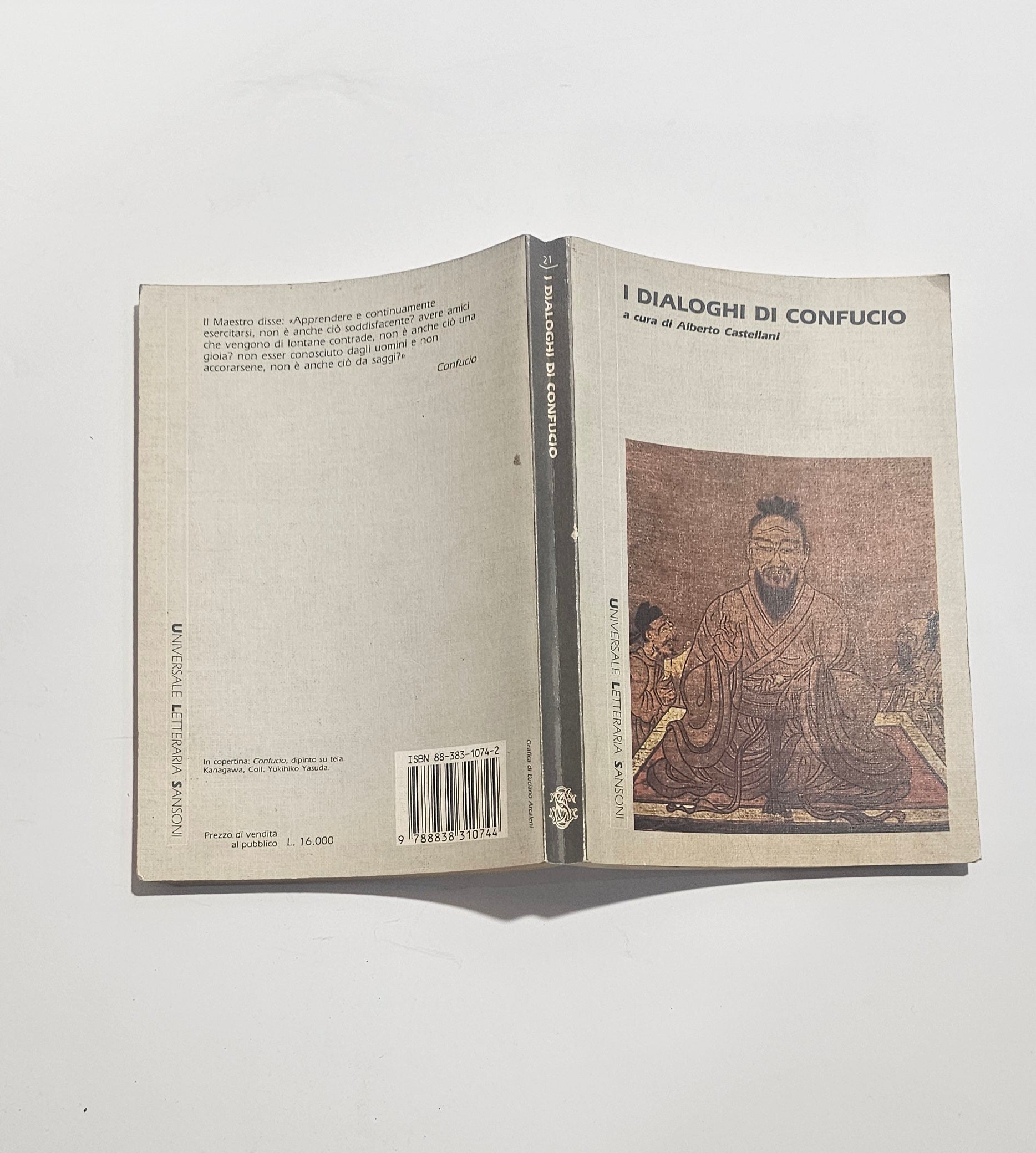 Libro aperto Dialoghi di Confucio copertina e retro