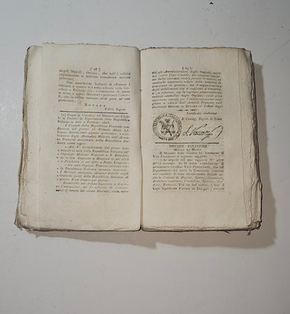 Pagine interne con decreti e notizie politiche ufficiali napoleoniche io libro carmine