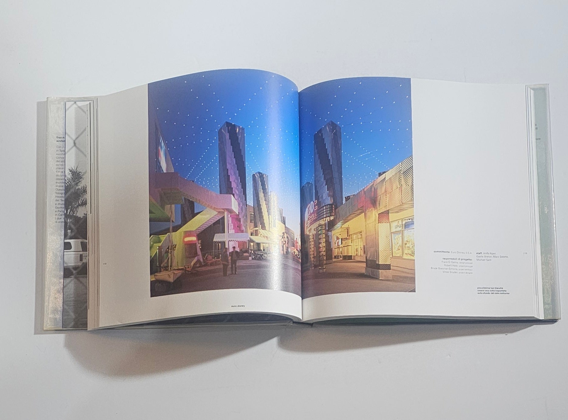 frank o gehry interno libro architettura progetti edifici moderni
