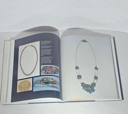 Gioielli e smalti di Tiffany Janet Zapata libro catalogo Louis Comfort Tiffany interno
