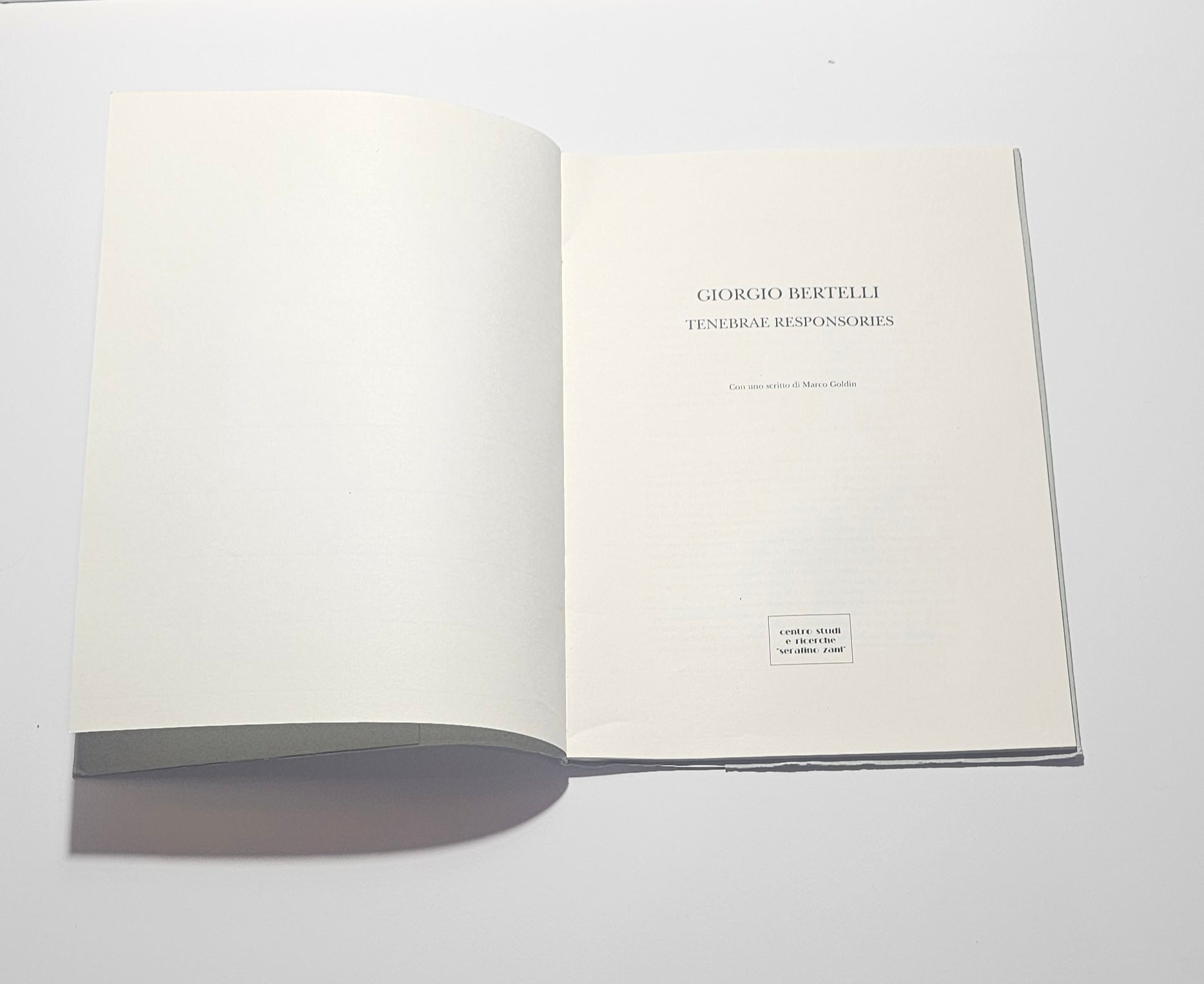Interno libro Tenebrae Responsories Bertelli illustrazioni arte religiosa io libro carmine
