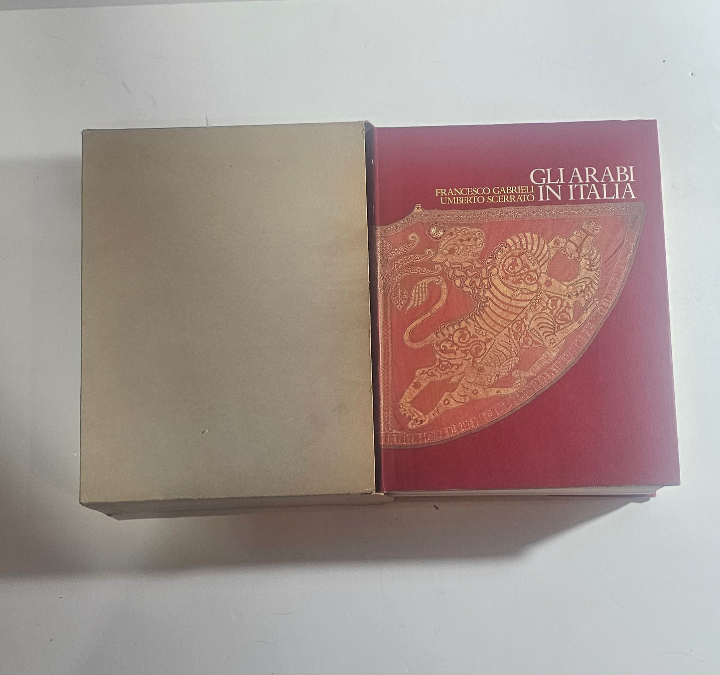 iolibrocarmine gli arabi in italia gabrieli scerrato libro arte copertina
