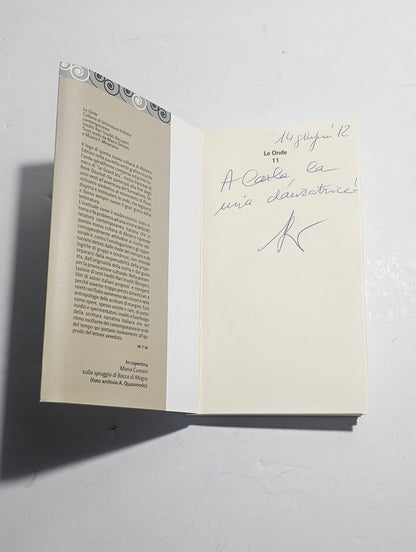 Dedica autografa manoscritta libro
Pagina interna con firma
