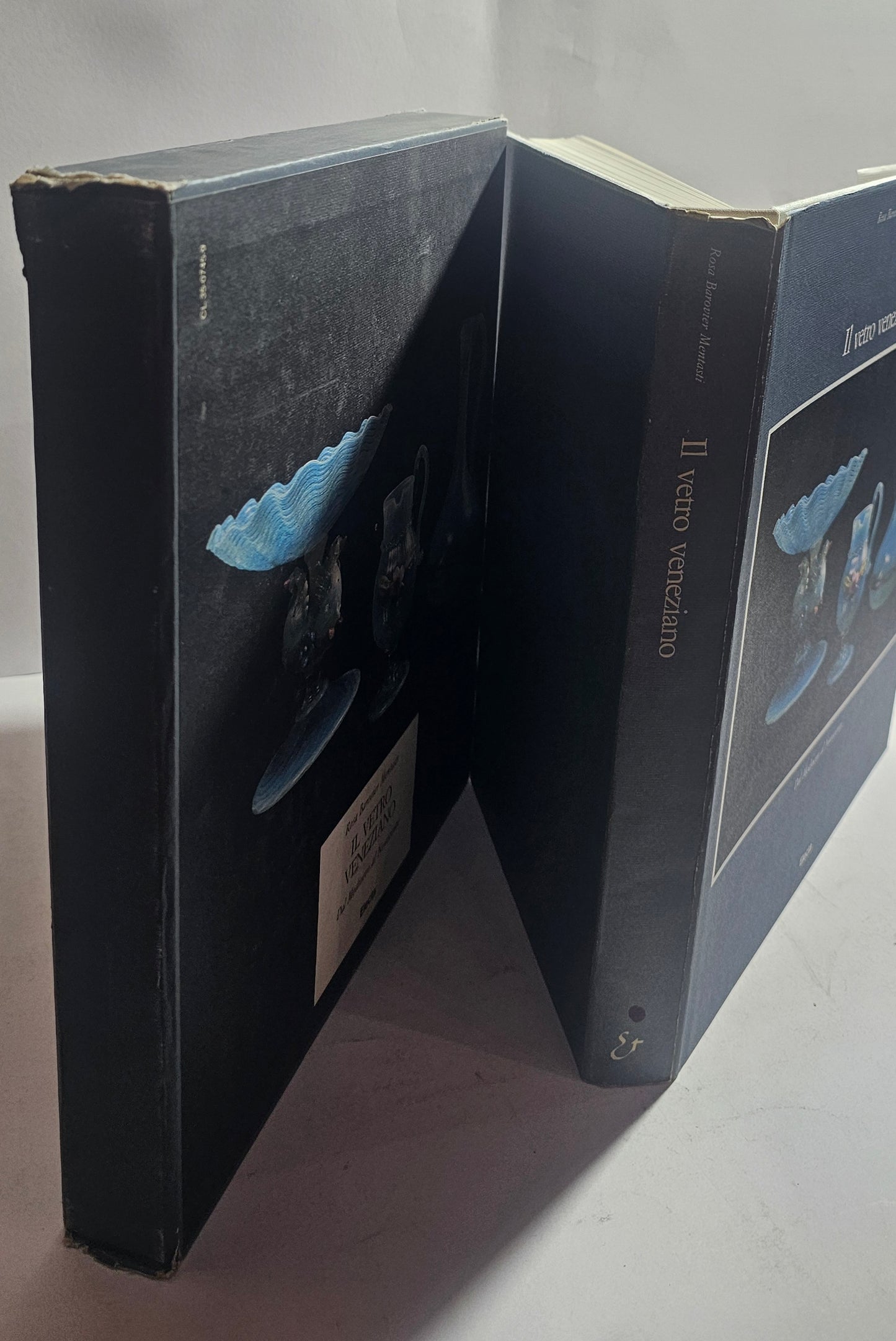 Il vetro veneziano dal Medioevo al Novecento Rosa Barovier Mentasti libro arti decorative Murano cofanetto