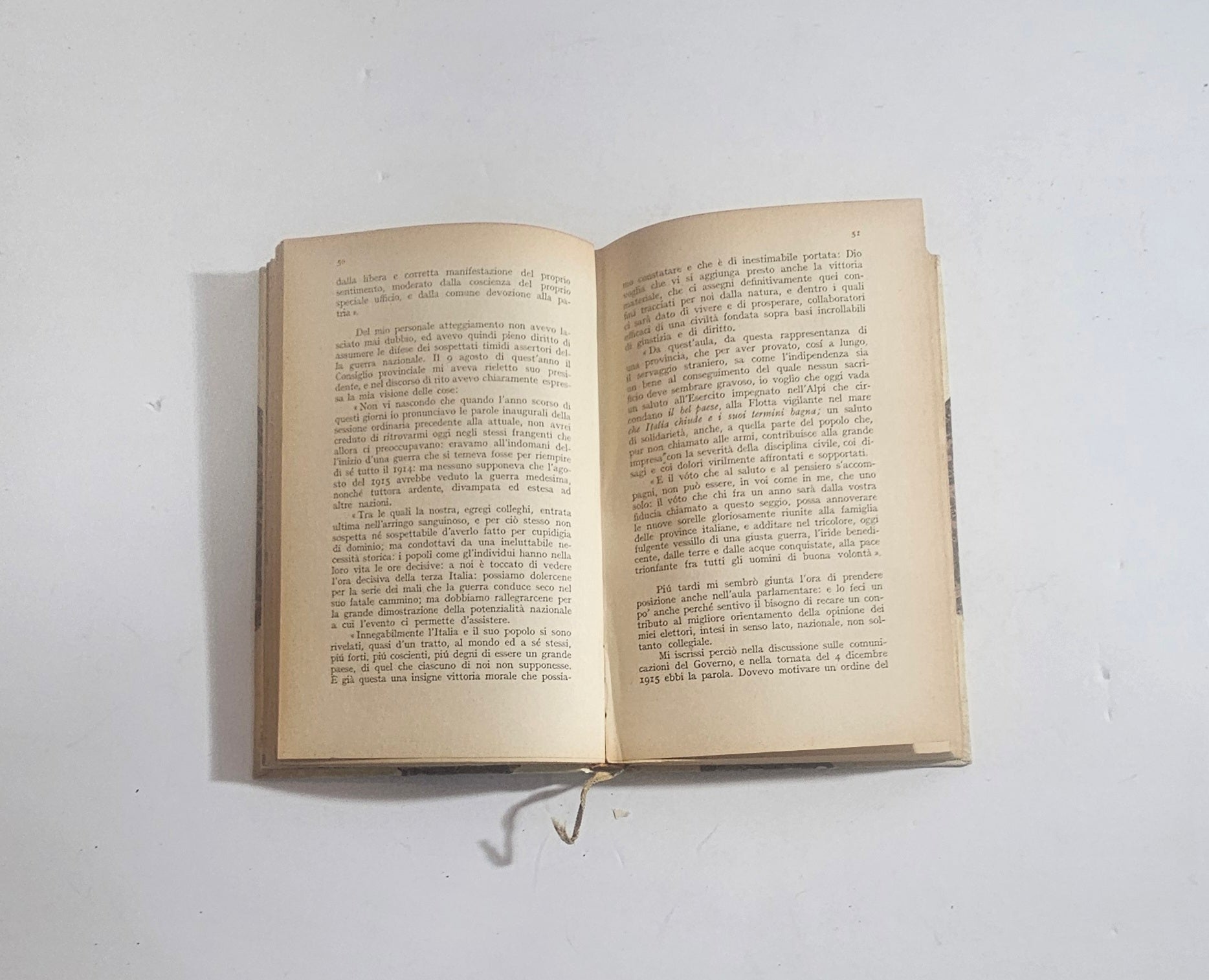interno libro storico prima guerra mondiale meda pagine ingiallite