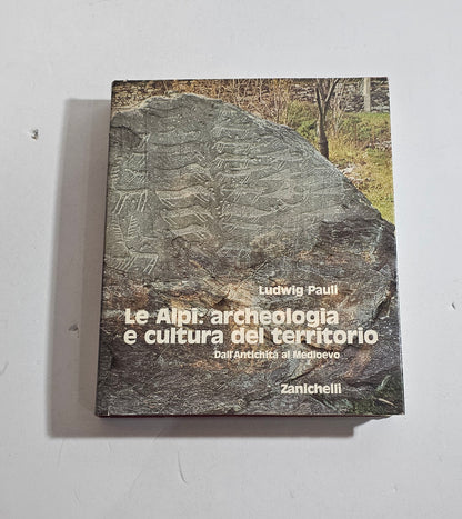 libro le alpi archeologia cultura territorio pauli copertina sovraccoperta