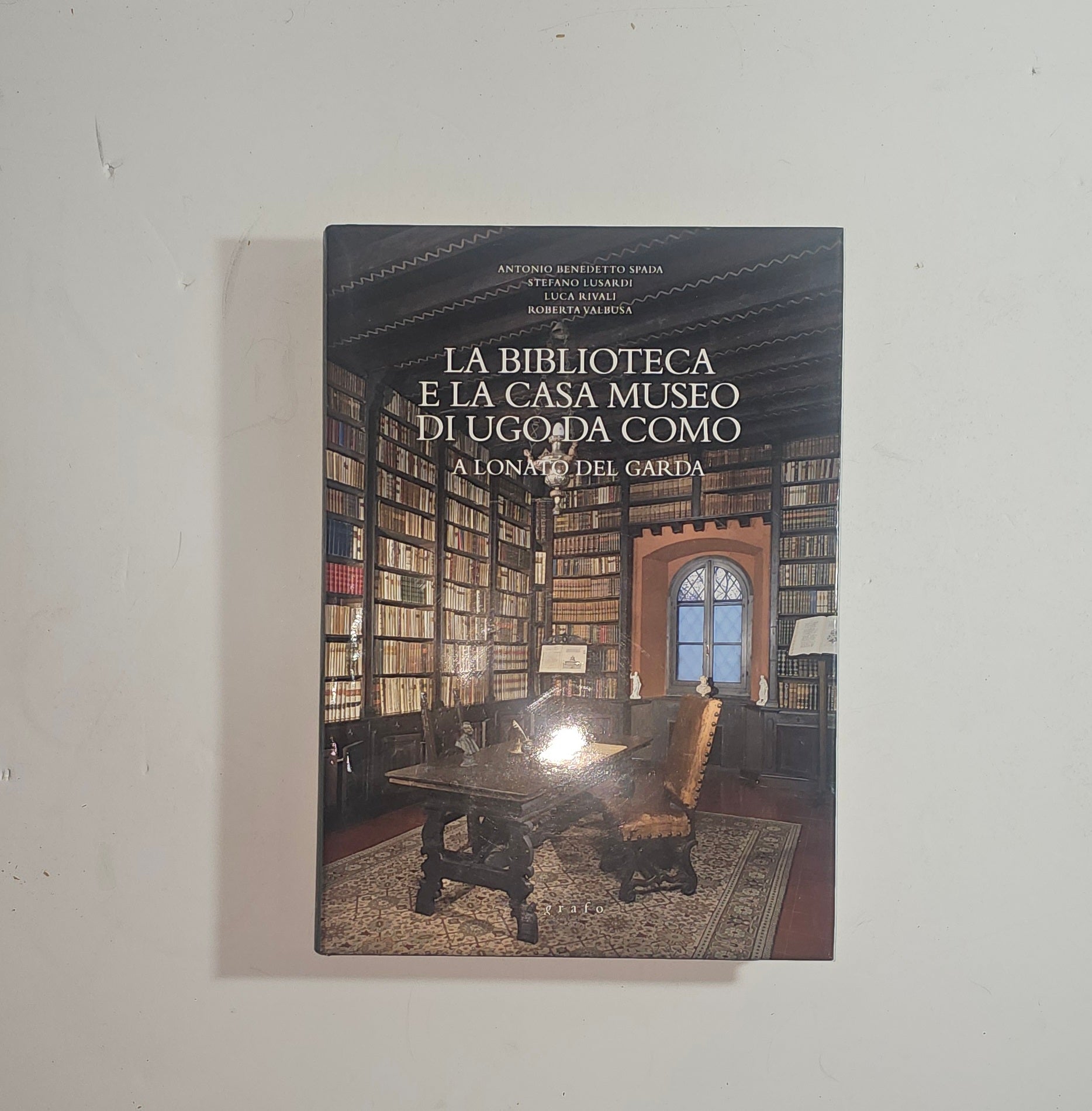 iolibrocarmine biblioteca ugo da como lonato garda copertina

