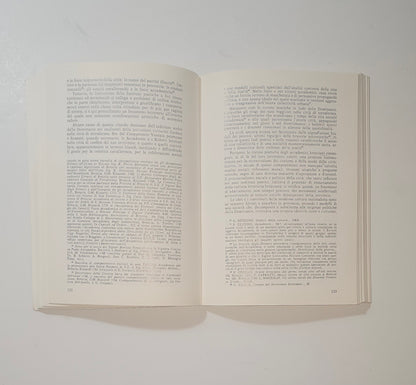 Pagine interne con saggi storici dedicati alla società e cultura bresciana del Settecento iolibrocarmine
