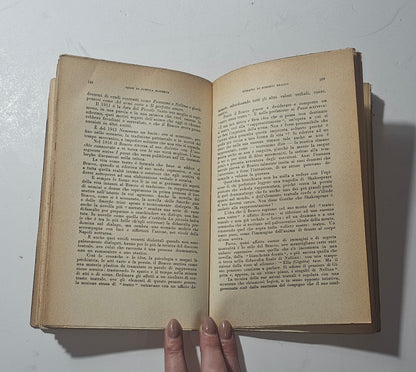 Pagine interne del libro Saggi Di Poetica Moderna di Francesco Flora io libro carmine