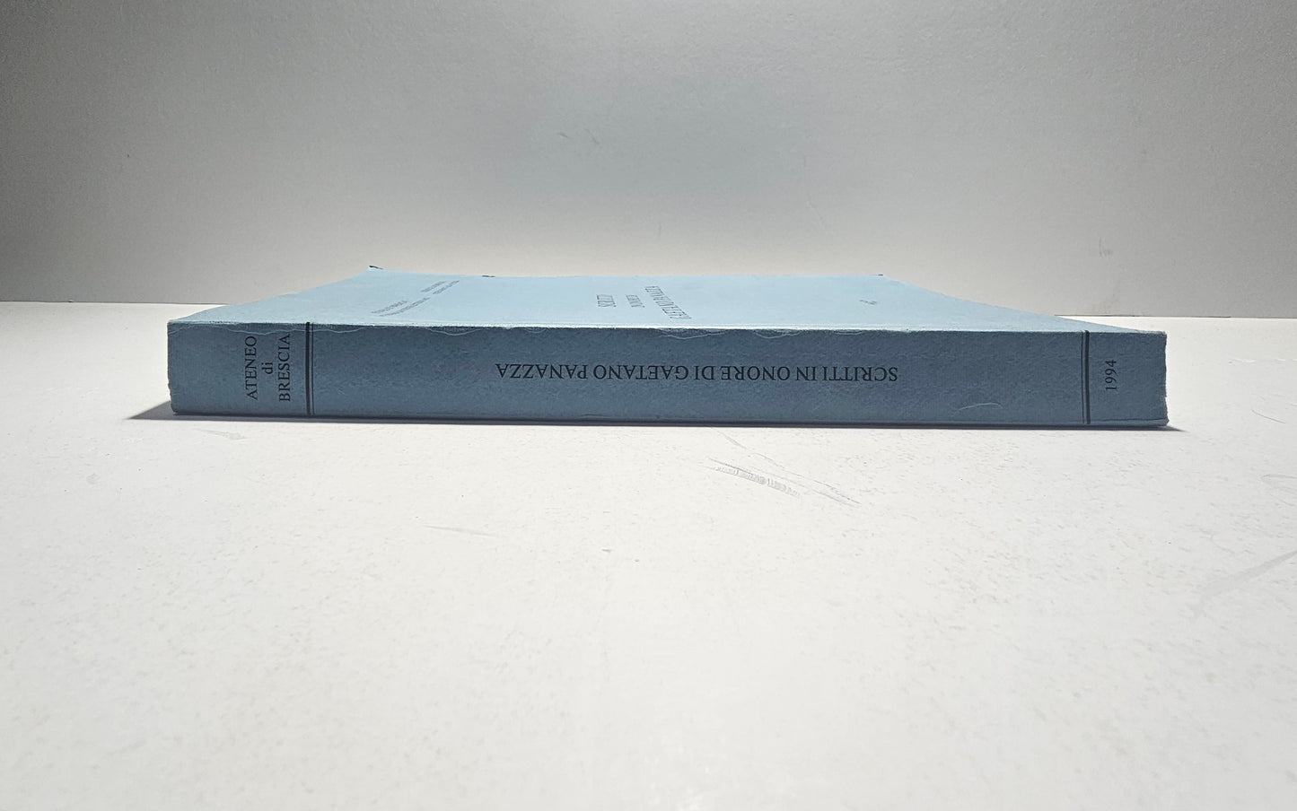 Dorso del libro Scritti in Onore di Gaetano Panazza Brescia 1994 io libro carmine