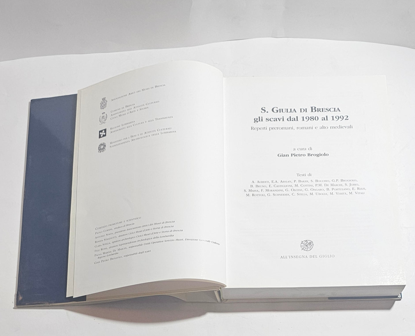 S Giulia di Brescia gli scavi dal 1980 al 1992 reperti preromani romani e altomedievali libro archeologia frontespizio