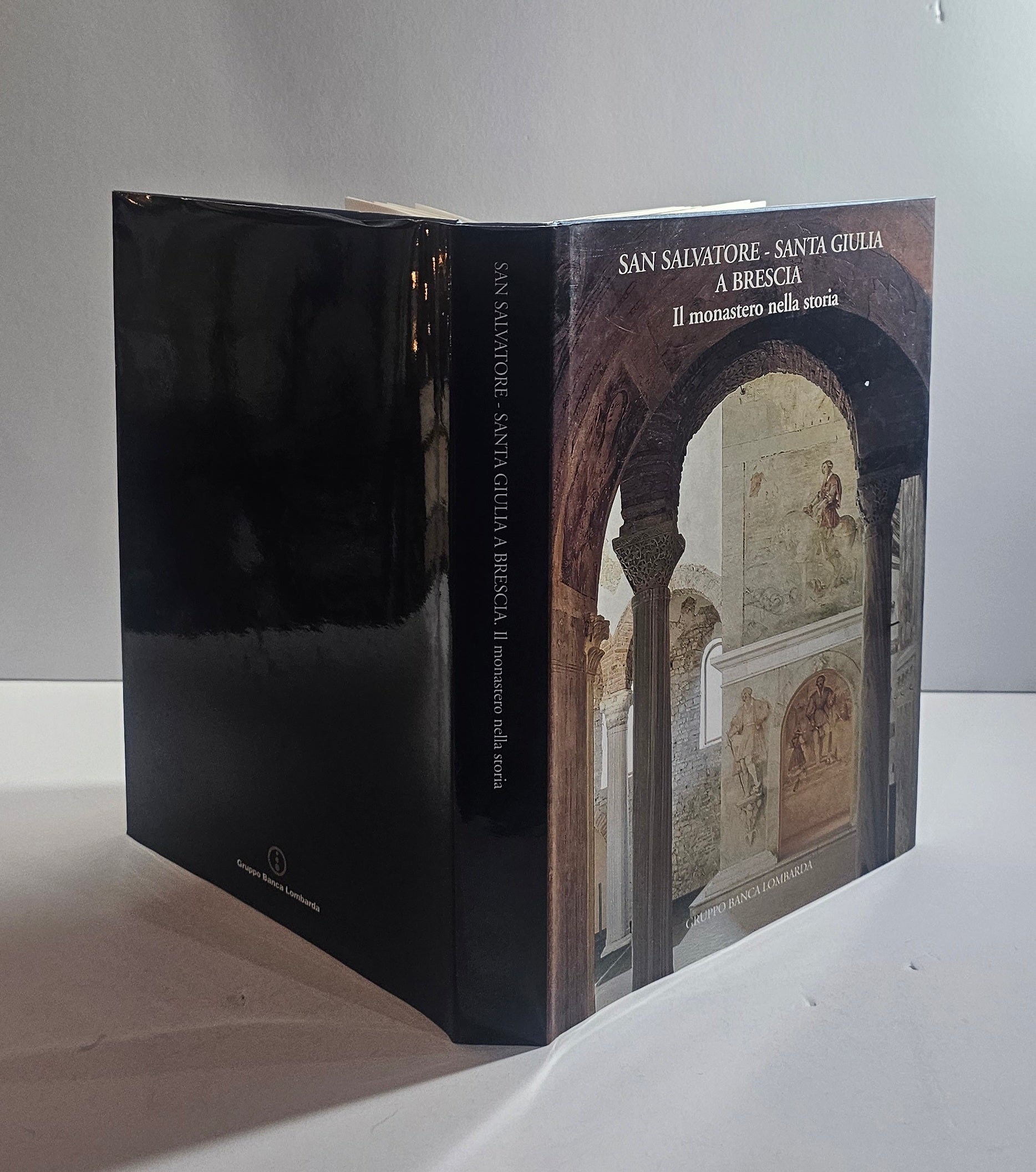 san salvatore santa giulia brescia libro copertina monastero arte medievale