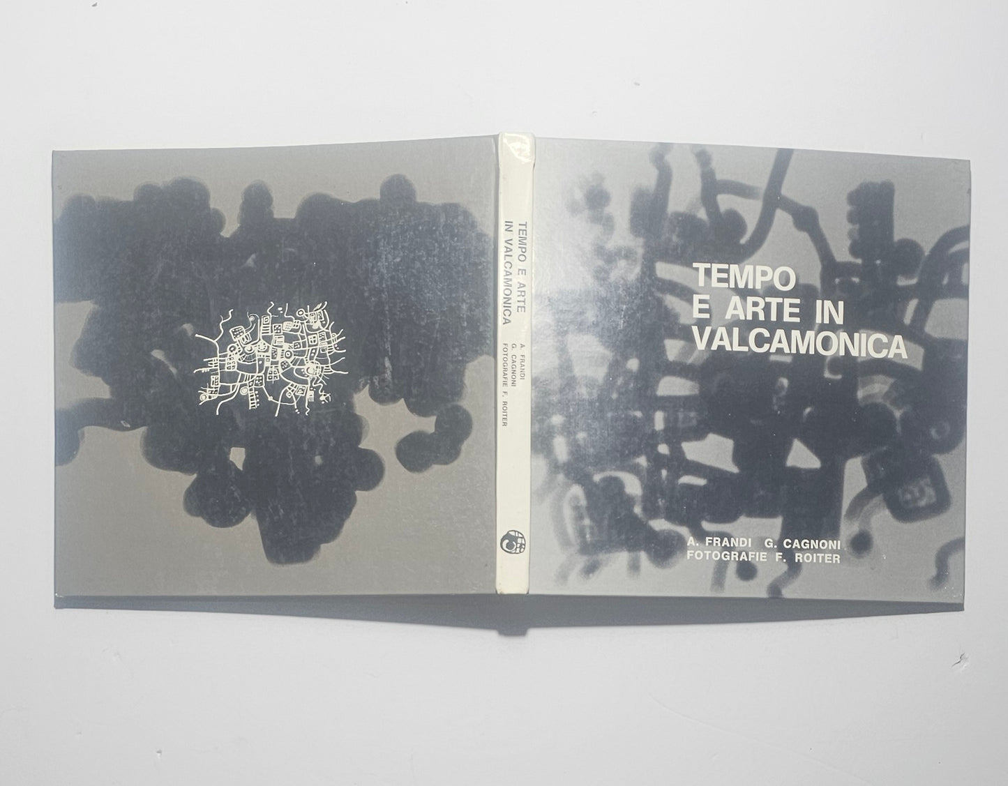 Copertina del libro Tempo e Arte in Valcamonica di Frandi e Cagnoni io libro carmine